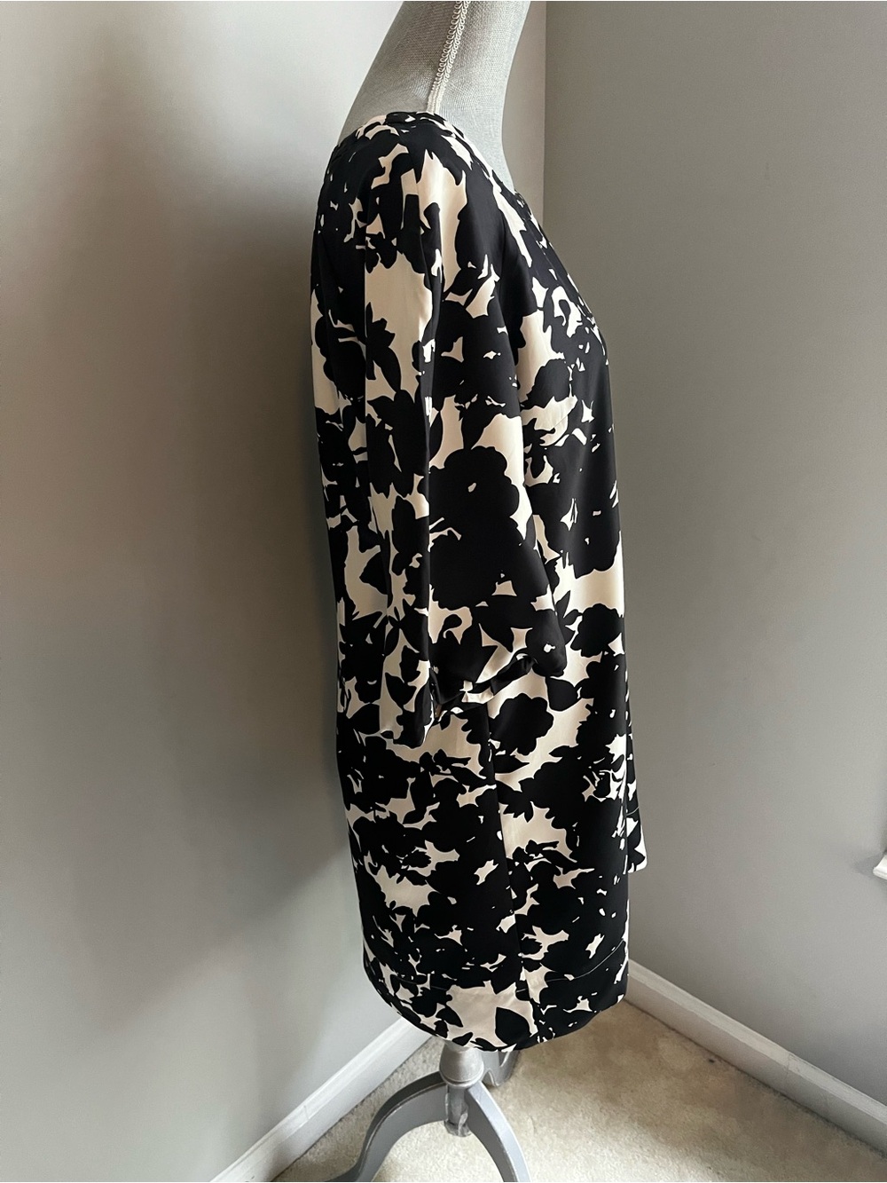 Banana Republic Black and White Floral Dress - Picture 3 of 5